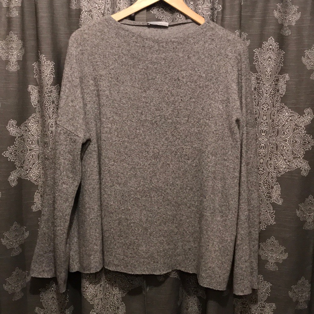 ✨BOGO✨plain gray sweater